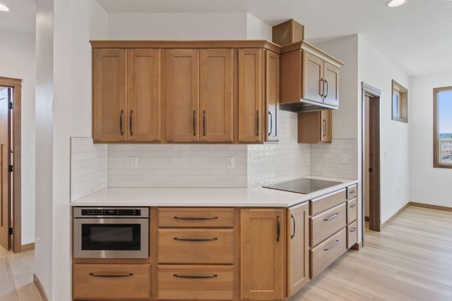 44 E Center Ln, Spokane, WA 99208