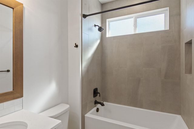 44 E Center Ln, Spokane, WA 99208
