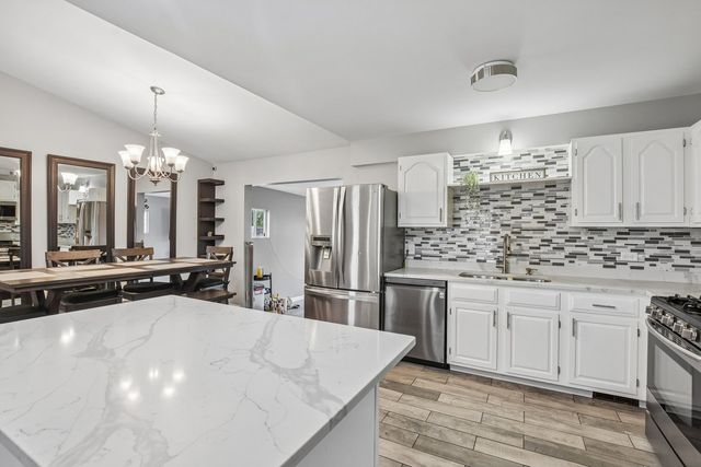 520 N Kinzie Place, Thornton, IL 60476