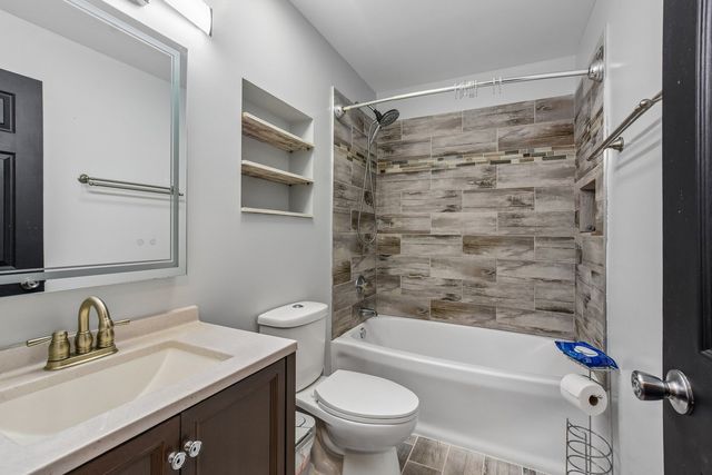 520 N Kinzie Place, Thornton, IL 60476