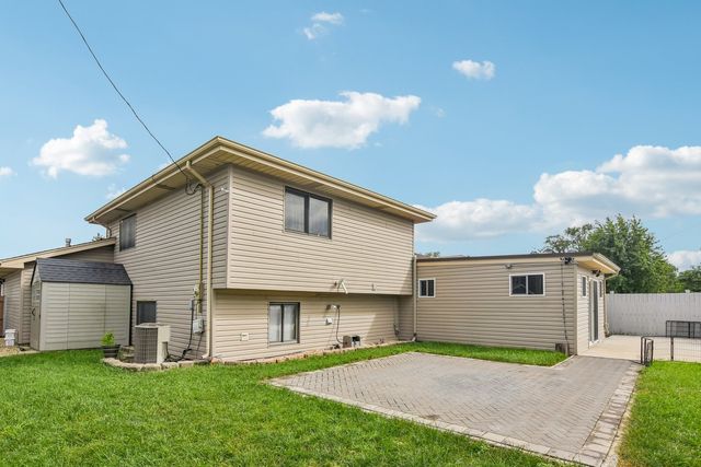 520 N Kinzie Place, Thornton, IL 60476