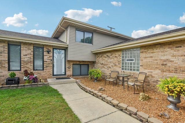 520 N Kinzie Place, Thornton, IL 60476