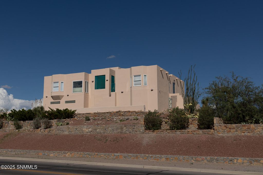 1291 Vista Del Monte, Las Cruces, NM 88007