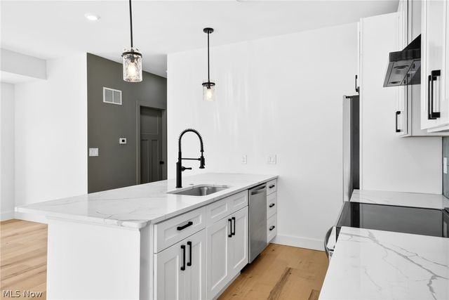 1348 W 78th Street, Cleveland, OH 44102