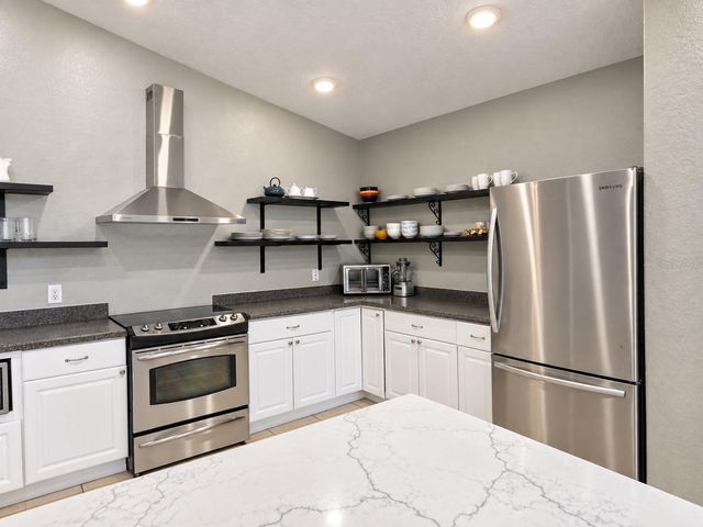 8298 PEAK AVENUE, Lakeland, FL 33810