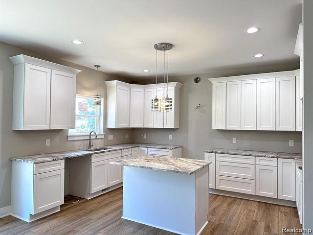 02 Textile, Lodi Twp, MI 48176