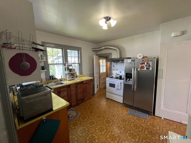 19 Portman Street, Windsor, CT 06095
