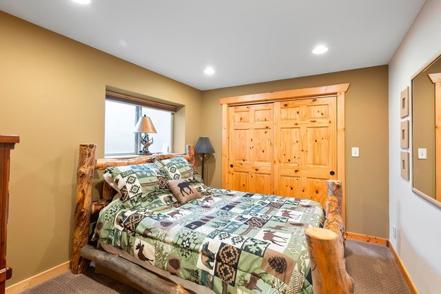 21115 N Mt Spokane Park Dr, Mead, WA 99021