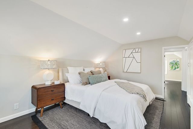 735 Apgar St, Oakland, CA 94609