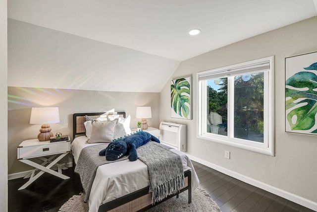 735 Apgar St, Oakland, CA 94609