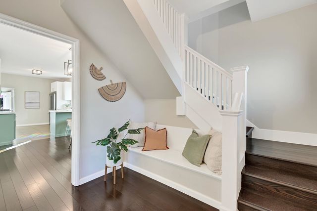 735 Apgar St, Oakland, CA 94609