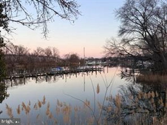 146 MARINE OAKS DR, Essex, MD 21221