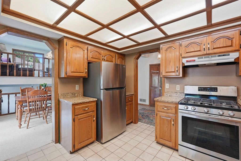 651 Allen Avenue, Little Canada, MN 55117 — photo 5