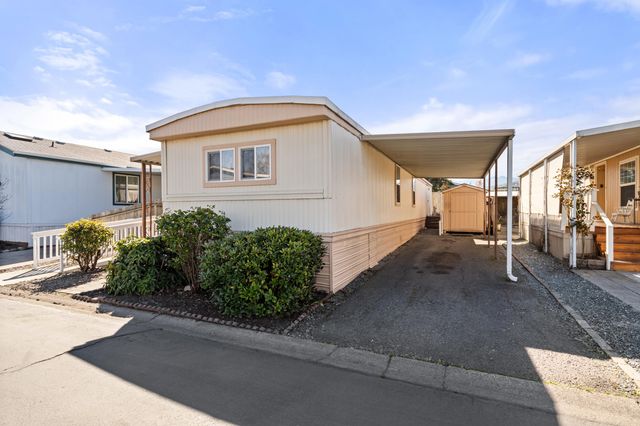 3555 S Pacific Highway SPC 143, Medford, OR 97501