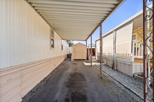 3555 S Pacific Highway SPC 143, Medford, OR 97501