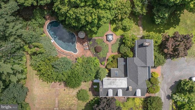 222 AQUEDUCT RD, Washington Crossing, PA 18977