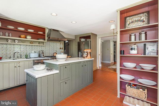 222 AQUEDUCT RD, Washington Crossing, PA 18977