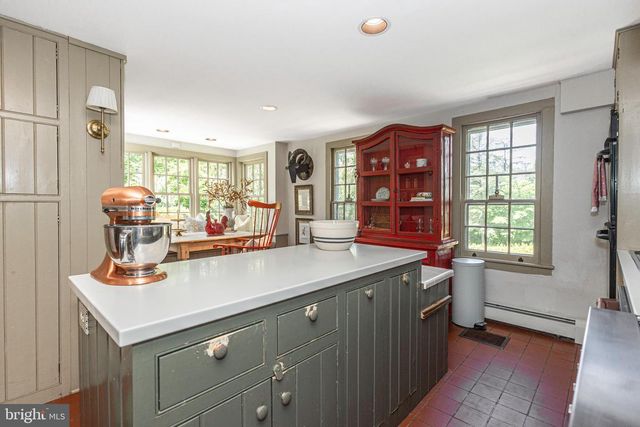 222 AQUEDUCT RD, Washington Crossing, PA 18977