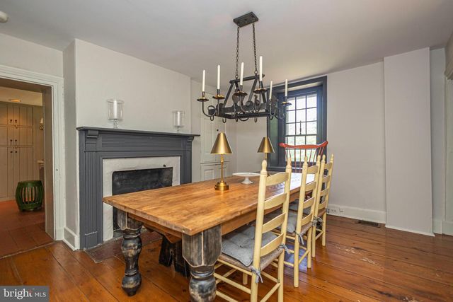 222 AQUEDUCT RD, Washington Crossing, PA 18977