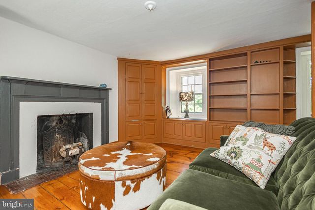 222 AQUEDUCT RD, Washington Crossing, PA 18977