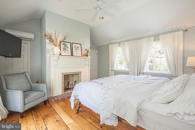 222 AQUEDUCT RD, Washington Crossing, PA 18977