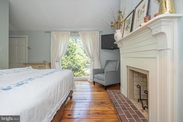 222 AQUEDUCT RD, Washington Crossing, PA 18977