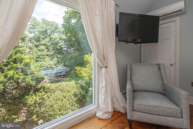 222 AQUEDUCT RD, Washington Crossing, PA 18977