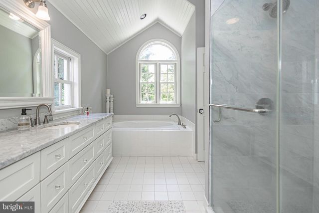 222 AQUEDUCT RD, Washington Crossing, PA 18977
