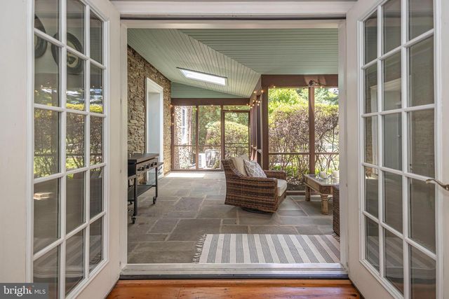 222 AQUEDUCT RD, Washington Crossing, PA 18977