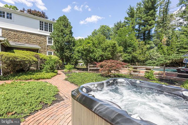 222 AQUEDUCT RD, Washington Crossing, PA 18977