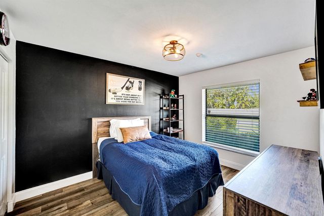 800 Blue Ridge Way, Davie, FL 33325