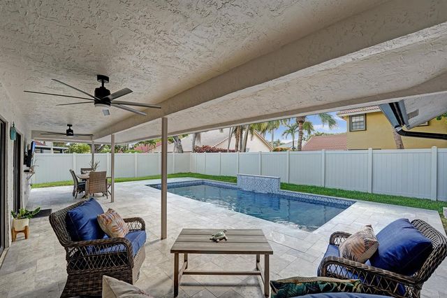 800 Blue Ridge Way, Davie, FL 33325