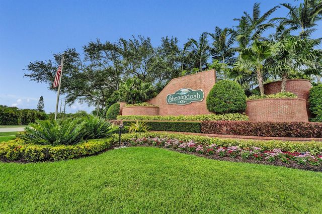 800 Blue Ridge Way, Davie, FL 33325