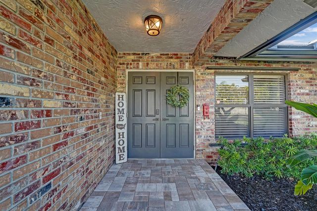 800 Blue Ridge Way, Davie, FL 33325
