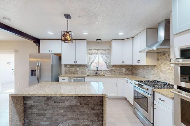 9207 Edith Boulevard NE, Albuquerque, NM 87113