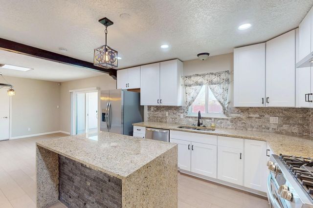 9207 Edith Boulevard NE, Albuquerque, NM 87113