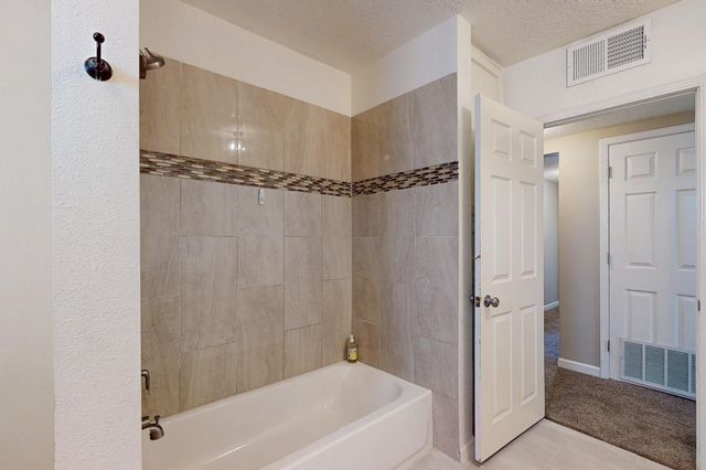 9207 Edith Boulevard NE, Albuquerque, NM 87113