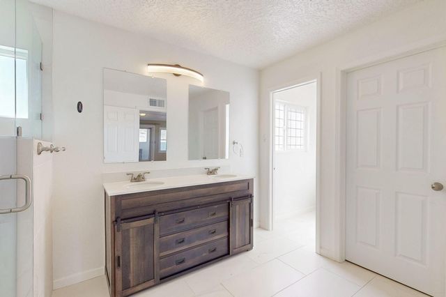 9207 Edith Boulevard NE, Albuquerque, NM 87113