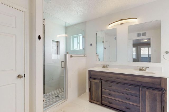 9207 Edith Boulevard NE, Albuquerque, NM 87113