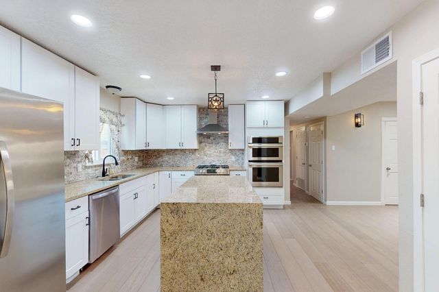 9207 Edith Boulevard NE, Albuquerque, NM 87113