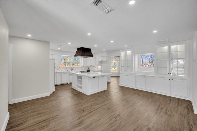 7004 Ledbetter Road, Arlington, TX 76001