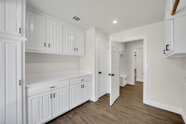 7004 Ledbetter Road, Arlington, TX 76001