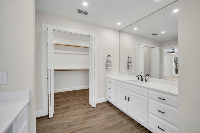 7004 Ledbetter Road, Arlington, TX 76001