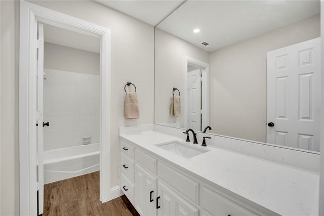 7004 Ledbetter Road, Arlington, TX 76001