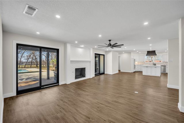 7004 Ledbetter Road, Arlington, TX 76001