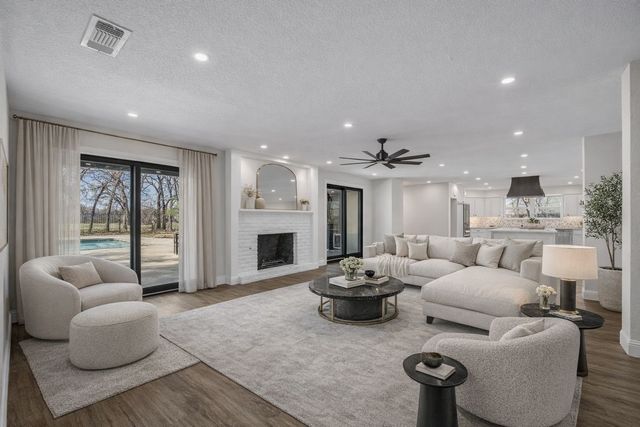 7004 Ledbetter Road, Arlington, TX 76001