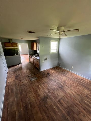 2728 Hillcrest Avenue, Shreveport, LA 71108