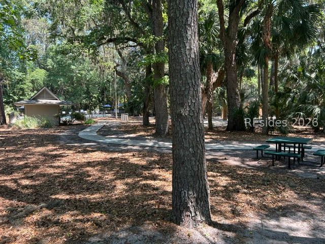10 Hollyberry Ln, Hilton Head Island, SC 29928