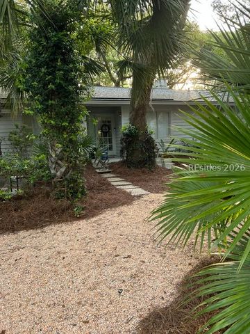 10 Hollyberry Ln, Hilton Head Island, SC 29928