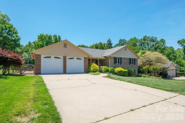 725 Sunridge Drive 18, Lincolnton, NC 28092
